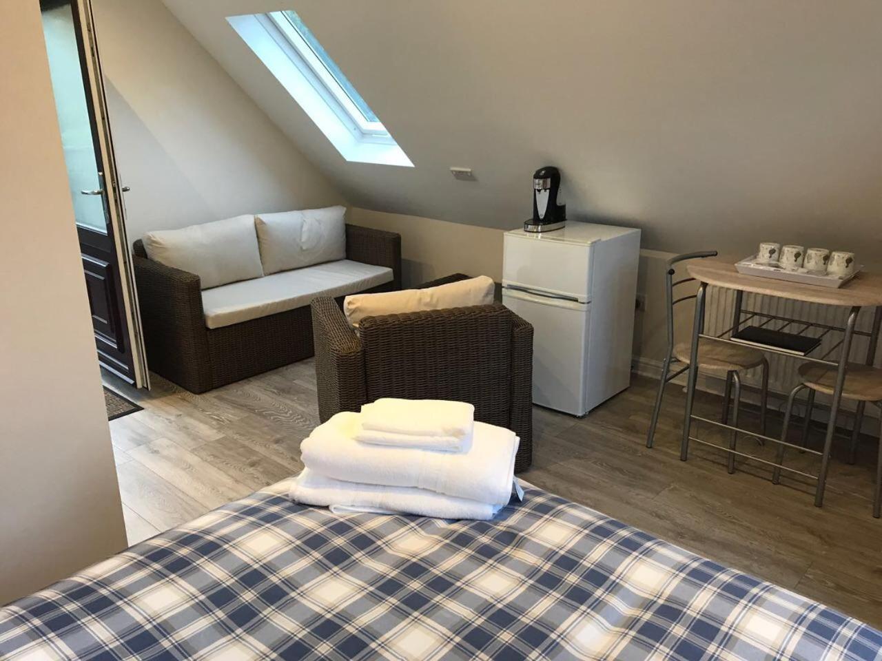 The Firs - Englefield Studio Bed and Breakfast Douglas Εξωτερικό φωτογραφία